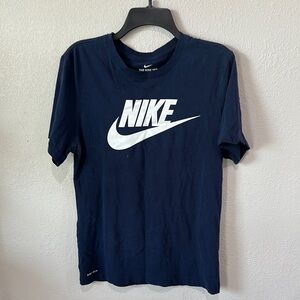 Nike Men's Navy Blue T-Shirt